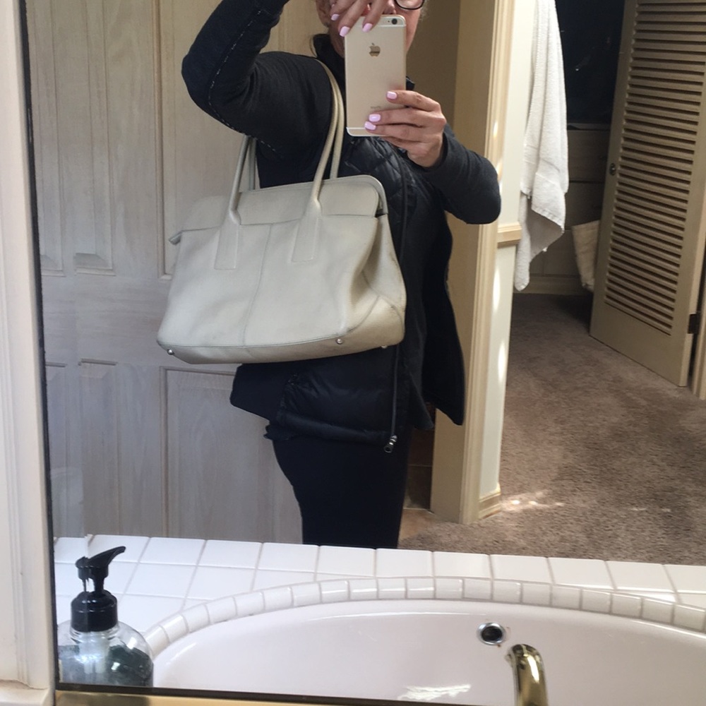 TOD'S pebbled leather shoulder bag - Picture 5 of 5